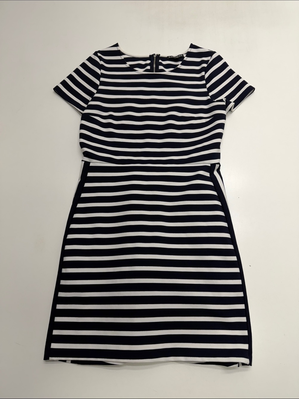 EXPRESS Women’s 6 Blue White Striped Dress